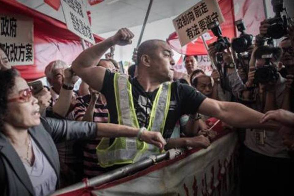 Separatistas de Hong Kong desafiam Pequim nas urnas