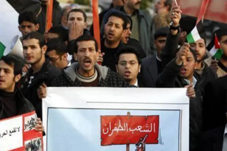 Os movimentos islâmicos e sindicatos organizam os atos
 (Khalil Mazraawi/AFP)