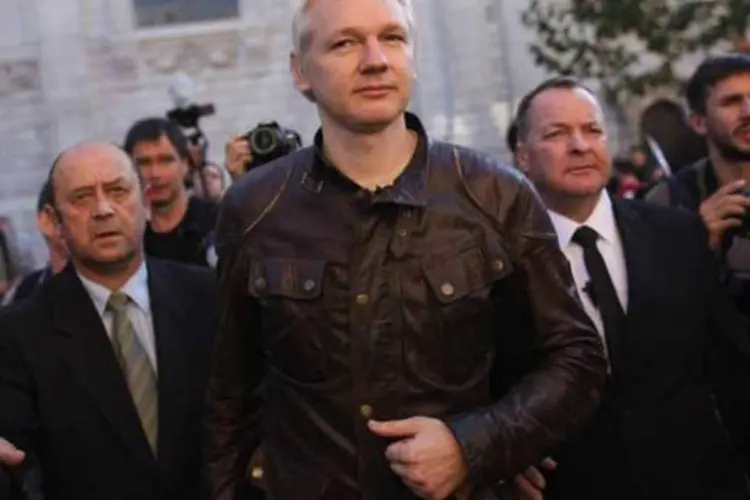 Julian Assange comparece ao protesto em Londres (Dan Kitwood/Getty Images)