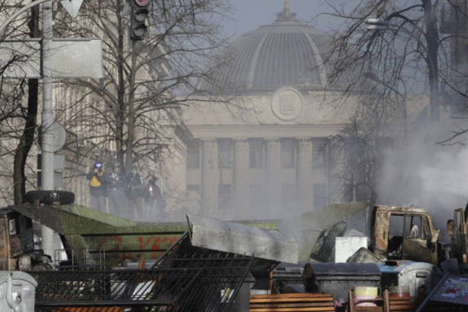 Rússia não assina acordo de Kiev, mas apoia solução pacífica