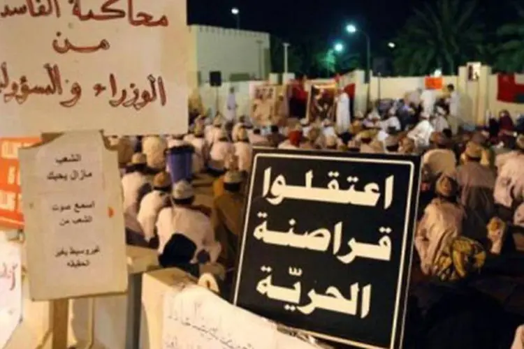 Protestos em Omã: manifestantes pedem medidas na luta contra a corrupção (Mohammed Mahjoub/AFP)