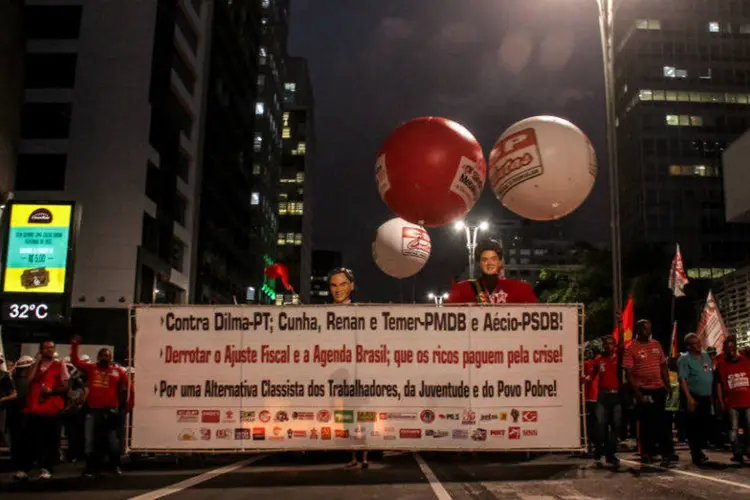 
	Protesto de sindicatos e movimentos populares bloqueiam Avenida Paulista
 (André Tambucci/ Fotos Públicas)
