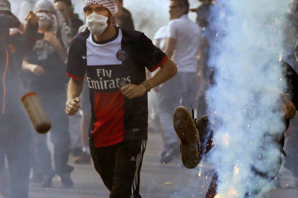 Pessoas ignoram proibição em Paris e protestam contra Israel