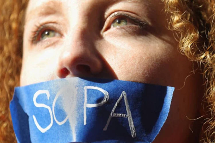 Depois do arquivamento dos projetos de lei antipirataria, Sopa e Pipa, vem à tona o Acta, tratado similar de abrangência global. (Mario Tama/Getty Images)