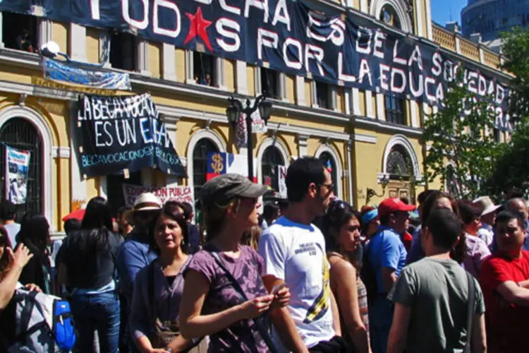 No ano passado, os estudantes protagonizaram mais de 40 passeatas pelo centro de Santiago, algumas delas consideradas as maiores das últimas duas décadas (Getty Images)