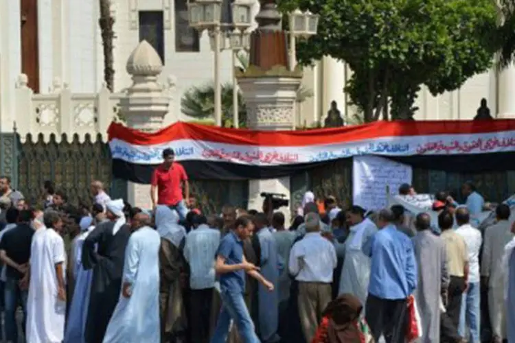 
	Objetivo dos protestos &eacute; &quot;derrubar o ato constitucional facista e d&eacute;spota&quot; que Mursi promulgou na quinta-feira
 (©AFP / Khaled Desouki)