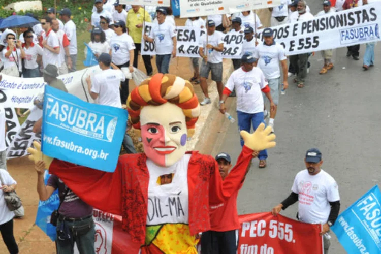 Trabalhadores e sindicalistas fazem manifestação na Esplanada dos Ministérios (Agência Brasil / Divulgação)