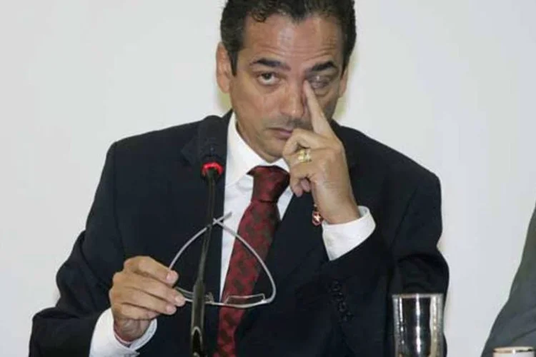 
	Prot&oacute;genes Queiroz: ele conta que se exilou j&aacute; em outubro
 (Ana Araújo/Veja)