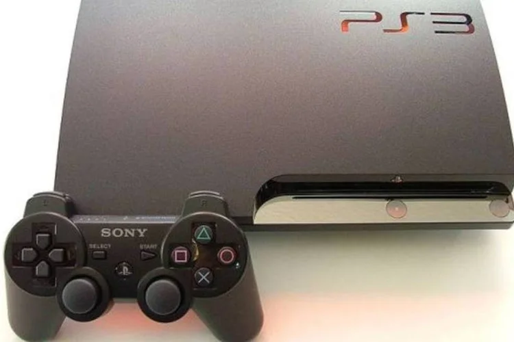 A companhia informou que as informações das contas dos usuários da PlayStation Network e do serviço Qriocity foram comprometidas entre 17 e 19 de abril (Wikimedia Commons)