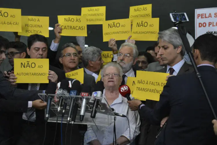 
	Parlamentares do PSOL protestam contra Eduardo Cunha
 (José Cruz/ Agência Brasil)