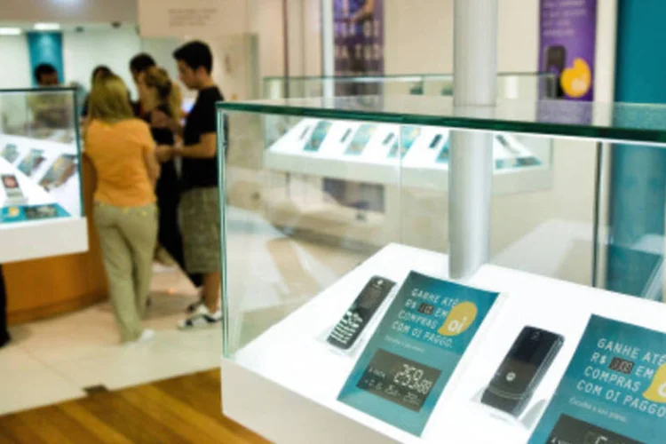 
	No ano, as a&ccedil;&otilde;es da Oi acumulam queda de quase 60%
 (.)