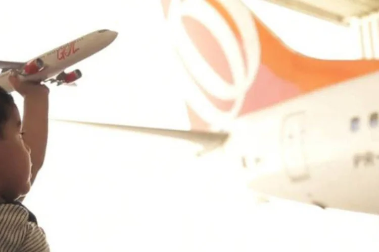 Fã da GOL estrela campanha da empresa: profissionais da Riot encontraram vídeo em que garoto comenta todos os nomes das peças de um boeing 737 durante brincadeira (Reprodução/YouTube/GOL Linhas Aéreas Inteligentes)