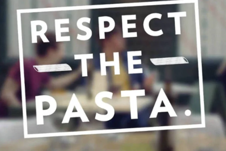Ask Italian pede mais respeito à massa: rede de restaurantes resolveu mirar nas pessoas que não respeitam ou valorizam uma boa massa com campanha #RespectThePasta (Reprodução/YouTube/ASK Italian)