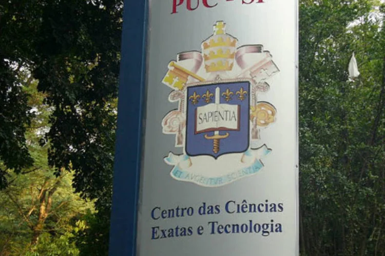 PUC-SP: a Justiça obrigou os professores a voltar imediatamente para as salas de aula e a repor as atividades que não foram dadas por causa da greve (Wikimedia Commons)