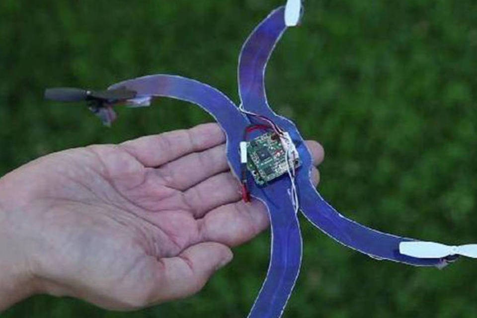 Pulseira inteligente se transforma em drone