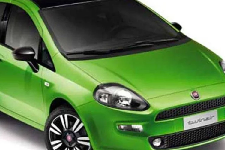 Além da nova versão, a Fiat também vai revelar uma versão esportiva do compacto (Divulgação via Quatro Rodas)
