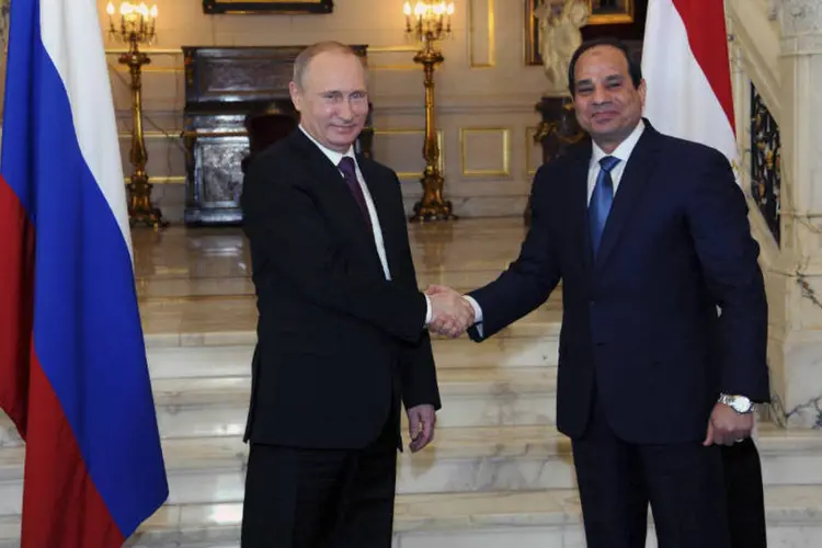 Putin e al Sisi: presidente do Egito disse que Putin pretende impulsionar investimentos russos no país (Mikhail Klimentyev/RIA Novosti/Kremlin/Reuters)