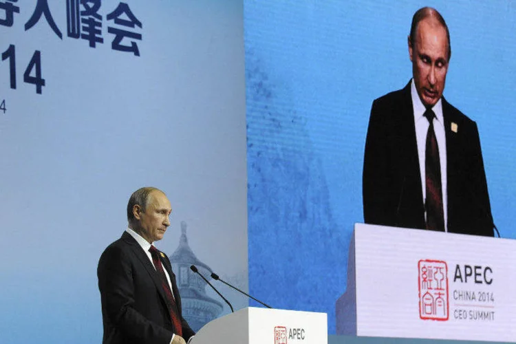 Vladimir Putin discursa na Apec: Rússia trabalha para "criar um ambiente melhor de investimento", diz (Mikhail Klimentyev/RIA Novosti/Kremlin/Reuters)