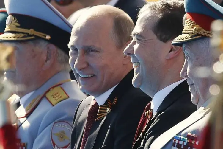 Vladimir Putin (2º à esquerda): visita de Putin é nova demonstração de força (Grigory Dukor/Reuters)
