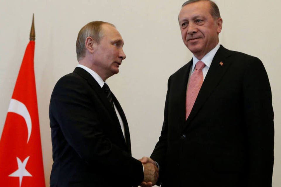 Erdogan agradece a Putin o apoio durante tentativa de golpe