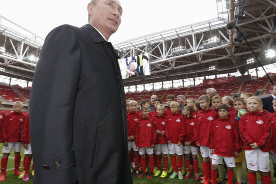 Rússia determina corte de US$ 560 mi no gastos da Copa