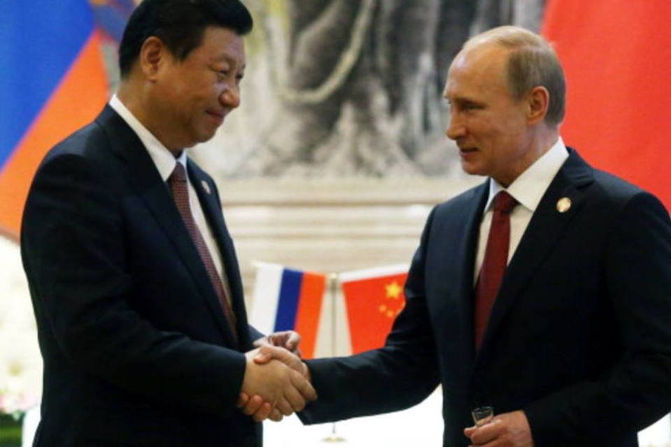 China e Rússia assinam acordo histórico de gás natural