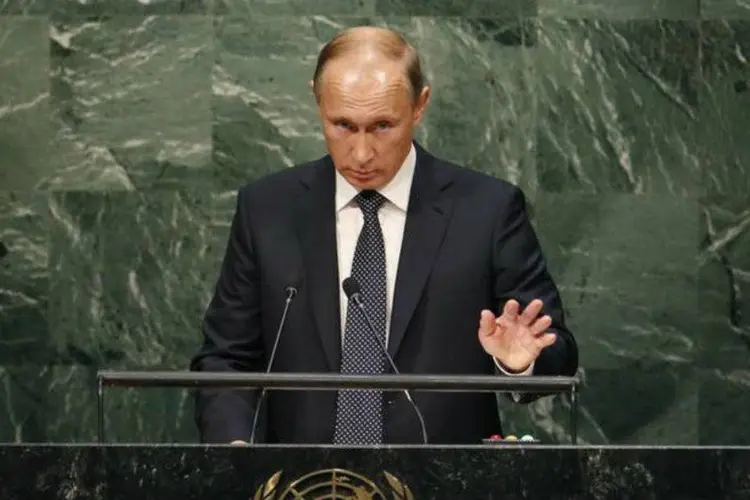 
	Vladimir Putin na ONU: &quot;O presidente s&iacute;rio se dirigiu &agrave; dire&ccedil;&atilde;o de nosso pa&iacute;s para pedir ajuda militar, portanto podemos dizer que o terrorismo &eacute; que deve ser combatido&quot;
 (Mike Segar/Reuters)