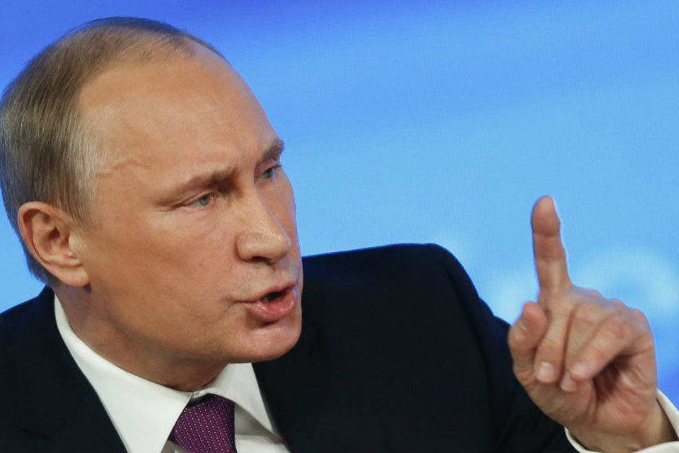 Putin agradece apoio de russos à anexação da Crimeia