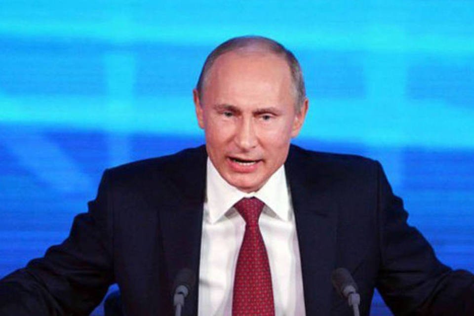 Putin defende negociação síria e critica política da UE