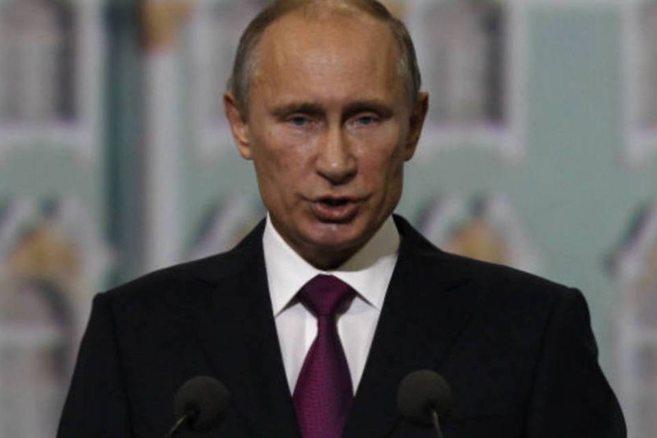 Saída rápida de Assad pode deixar vazio político, diz Putin