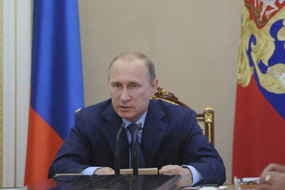 Putin critica Ocidente, promete usar influência na Ucrânia