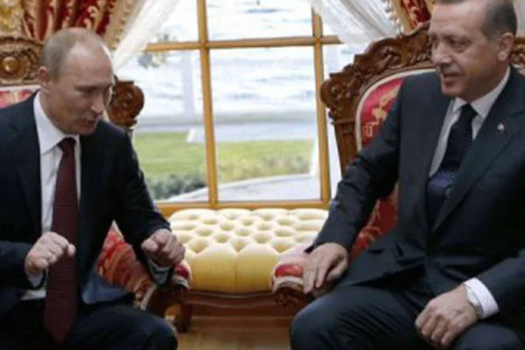 Putin (e) e Erdogan se reúnem em Istambul: Putin afirmou ainda que seu país não é advogado do regime do presidente sírio Bashar al-Assad (©AFP / Tolga Bozoglu)