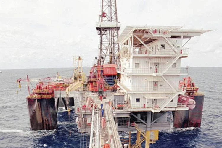 
	Plataforma da BG Group: grupo brit&acirc;nico de petr&oacute;leo e g&aacute;s &eacute; o operador de todos os 10 blocos nos quais comprou participa&ccedil;&otilde;es
 (VisMedia via Bloomberg)