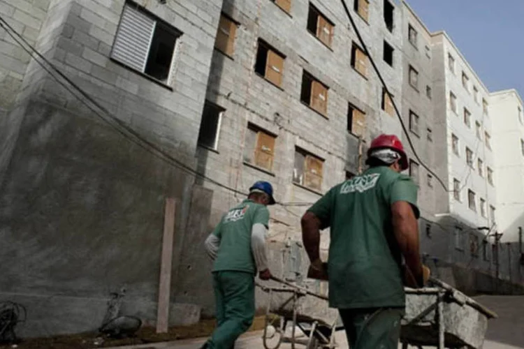
	Funcion&aacute;rios da MRV: &agrave;s 10h29, a a&ccedil;&atilde;o da construtora e incorporadora mineira subia 0,38 por cento, a 7,88 reais
 (Paulo Fridman/Bloomberg)