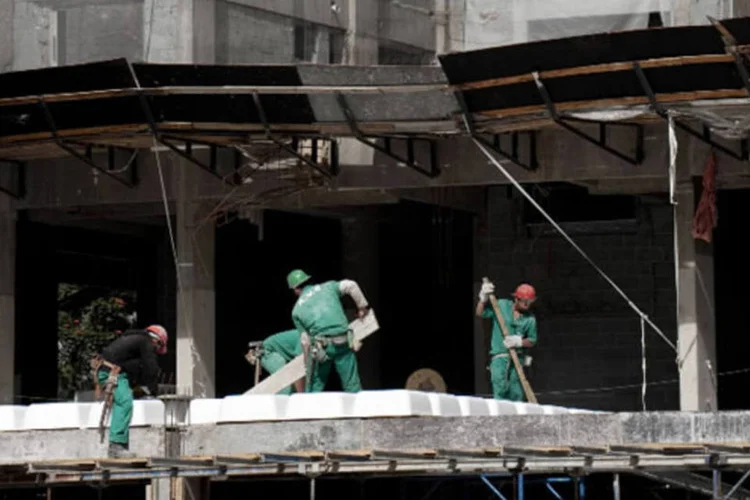 
	Funcion&aacute;rios da MRV: lan&ccedil;amentos da companhia cresceram 17,3%, a R$ 924 milh&otilde;es
 (Paulo Fridman/Bloomberg)