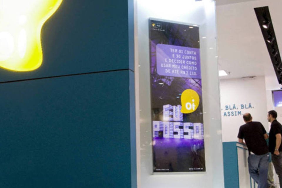 Após precificar oferta de ações, Oi despenca no pregão