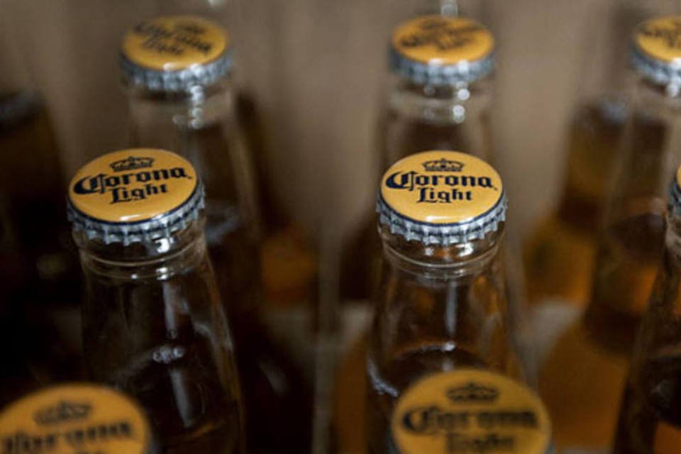 
	Corona: a AB InBev &eacute; dona de marcas como Corona, Stella Artois, Leffe e Budweiser
 (Susana Gonzalez/Bloomberg)