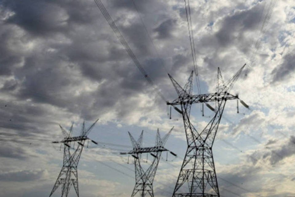 Governo renovará contrato com distribuidoras de energia