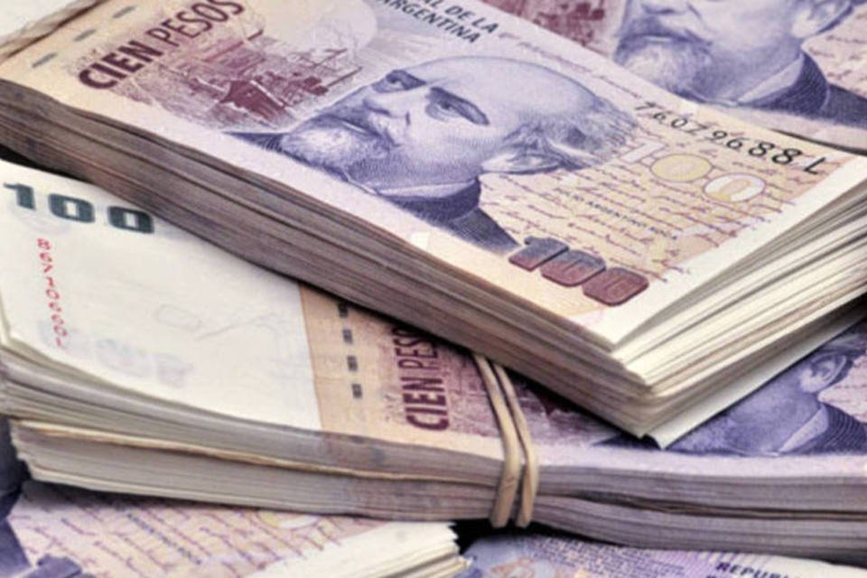 Argentina desvaloriza peso em 3,23%