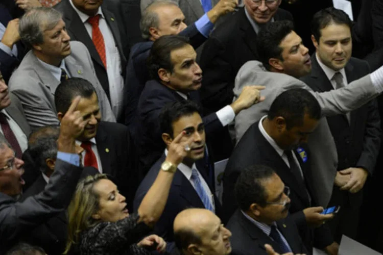 
	Congresso realiza vota&ccedil;&atilde;o dos royalties do petr&oacute;leo: a discuss&atilde;o interfere apenas na primeira rodada do pr&eacute;-sal em novembro, segundo o minist&eacute;rio
 (Fábio Rodrigues Pozzebom/ABr)