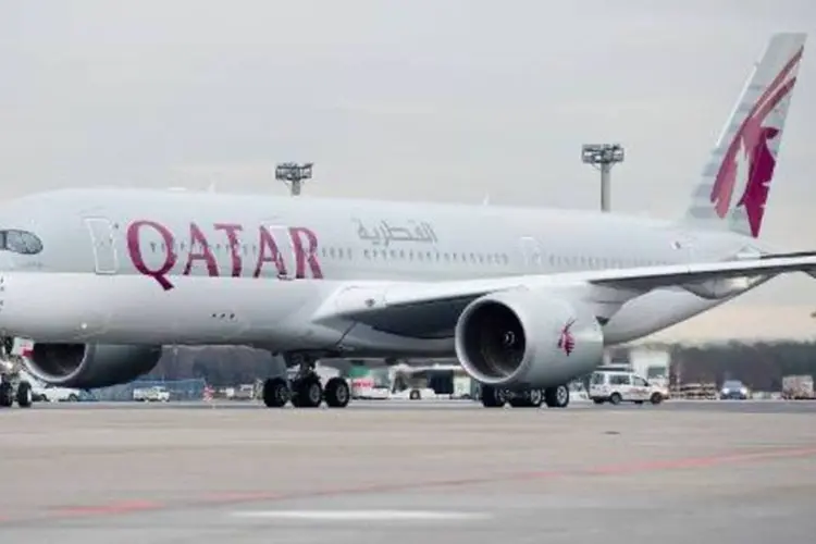 
	Avi&atilde;o da Qatar Airways: escolha das duas sedes est&aacute; sob investiga&ccedil;&atilde;o de autoridades su&iacute;&ccedil;as e norte-americanas
 (Christoph Schmidt/AFP/AFP)