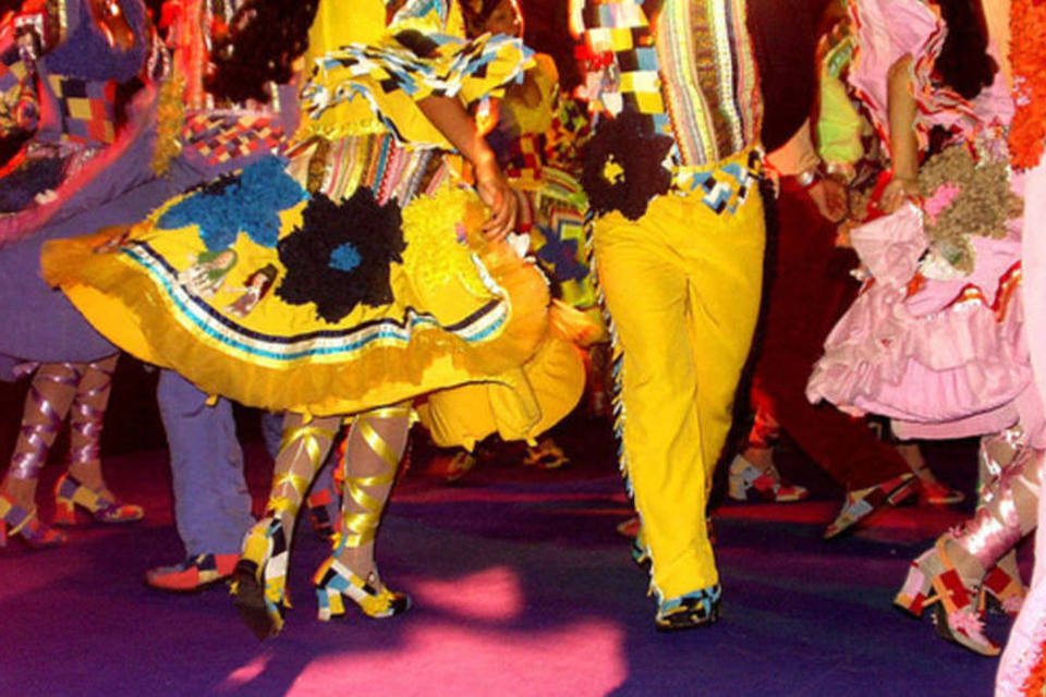 Livro analisa danças populares brasileiras