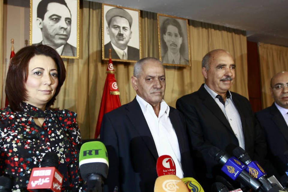 Tunísia é exemplo a ser seguido para resolver crise, diz UE
