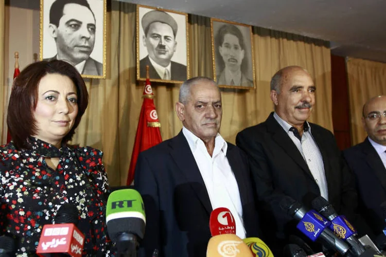 
	Quarteto para o Di&aacute;logo Nacional na Tun&iacute;sia, vencedor do pr&ecirc;mio Nobel da Paz de 2015: os ganhadores foram anunciados nesta manh&atilde;
 (Anis Mili/ Reuters)