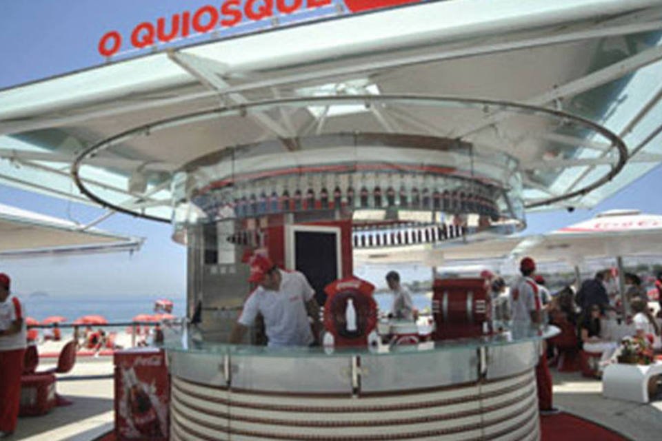 Coca-Cola inaugura quiosque inédito na praia de Copacabana