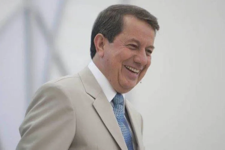 
	R. R. Soares: questionado pela reportagem sobre o motivo da nova concess&atilde;o, o minist&eacute;rio disse que &quot;responder&aacute; com a maior brevidade poss&iacute;vel&quot;
 (Reprodução/ Facebook)