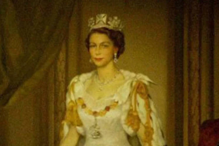 Retrato da rainha em exposição na Abadia: a enorme pintura, de 2,7 x 3,3 metros, foi pintada em 2012 por ocasião do Jubileu de Ouro. (Russell Boyce/AFP)