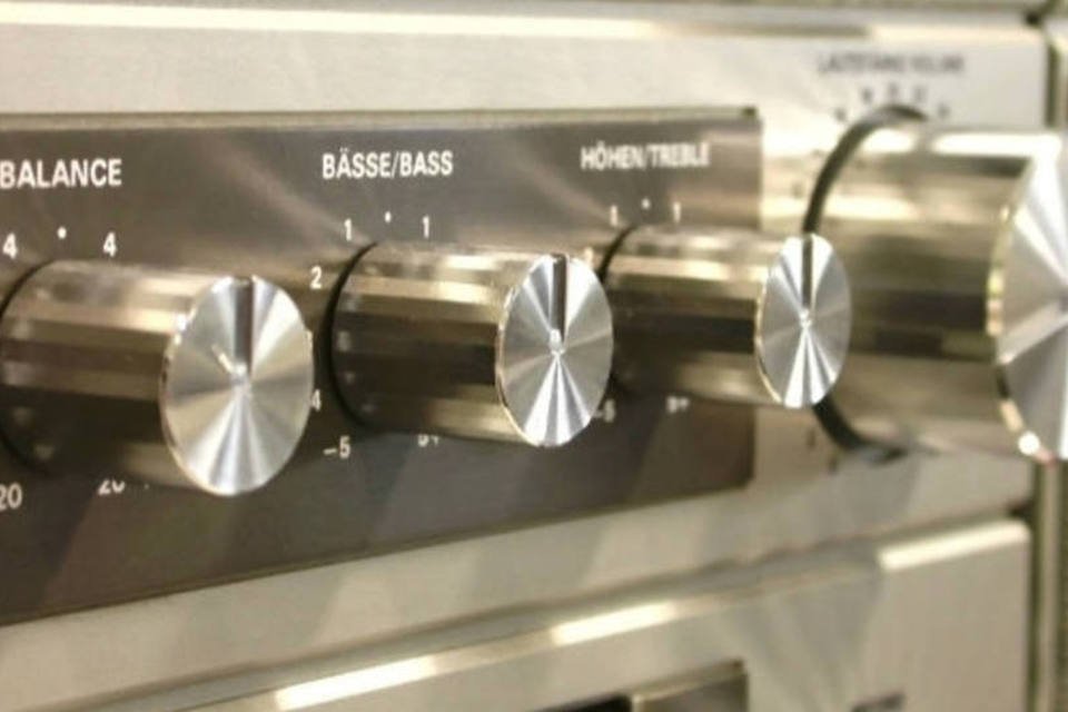 Anatel muda frequência de emissoras de rádio