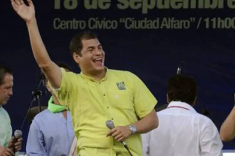 O presidente do Equador, Rafael Correa: governo justifica possível dissolução do Congresso alegando precisar de consenso para o `projeto de mudança´ do país (Rodrigo Buendia/AFP)