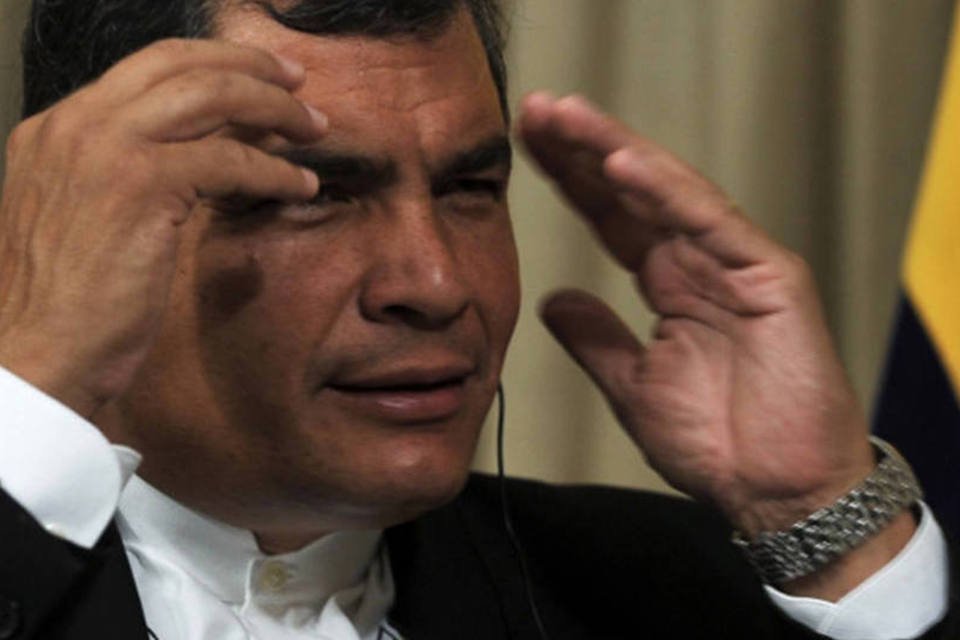 Correa suspende campanha após assassinatos no Equador